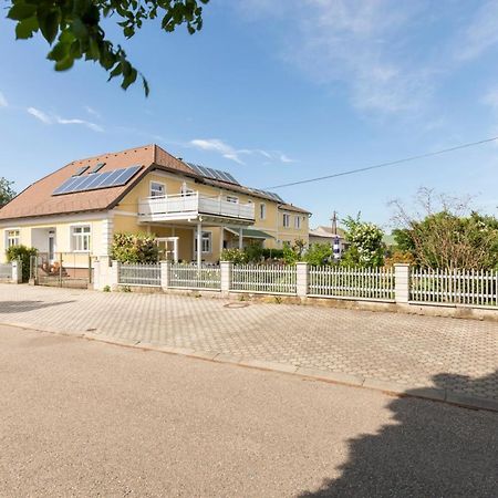 Pension Tadtendrang Exterior photo